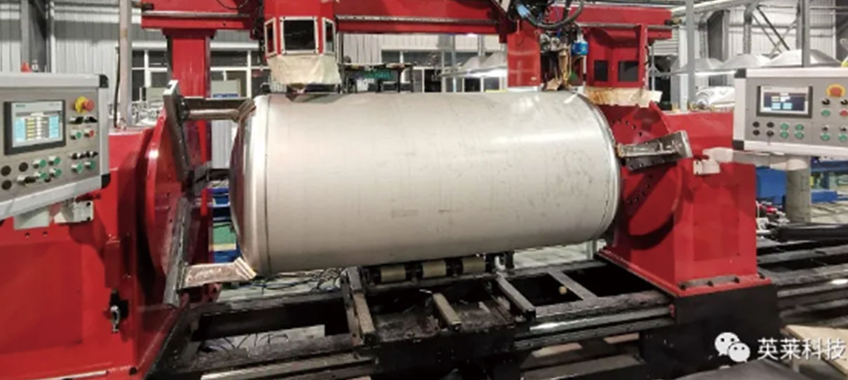 英萊激光視覺焊縫跟蹤系統(tǒng)，助力罐體智能化焊接！