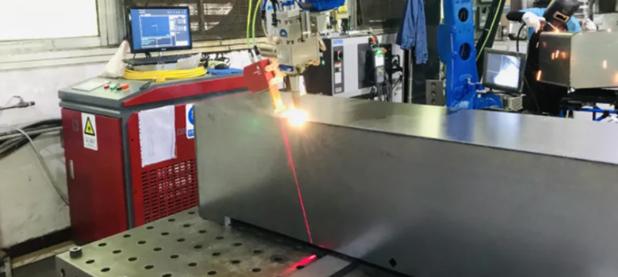 不銹鋼薄板智能焊接新方案，英萊激光視覺焊縫跟蹤系統(tǒng)顯身手！